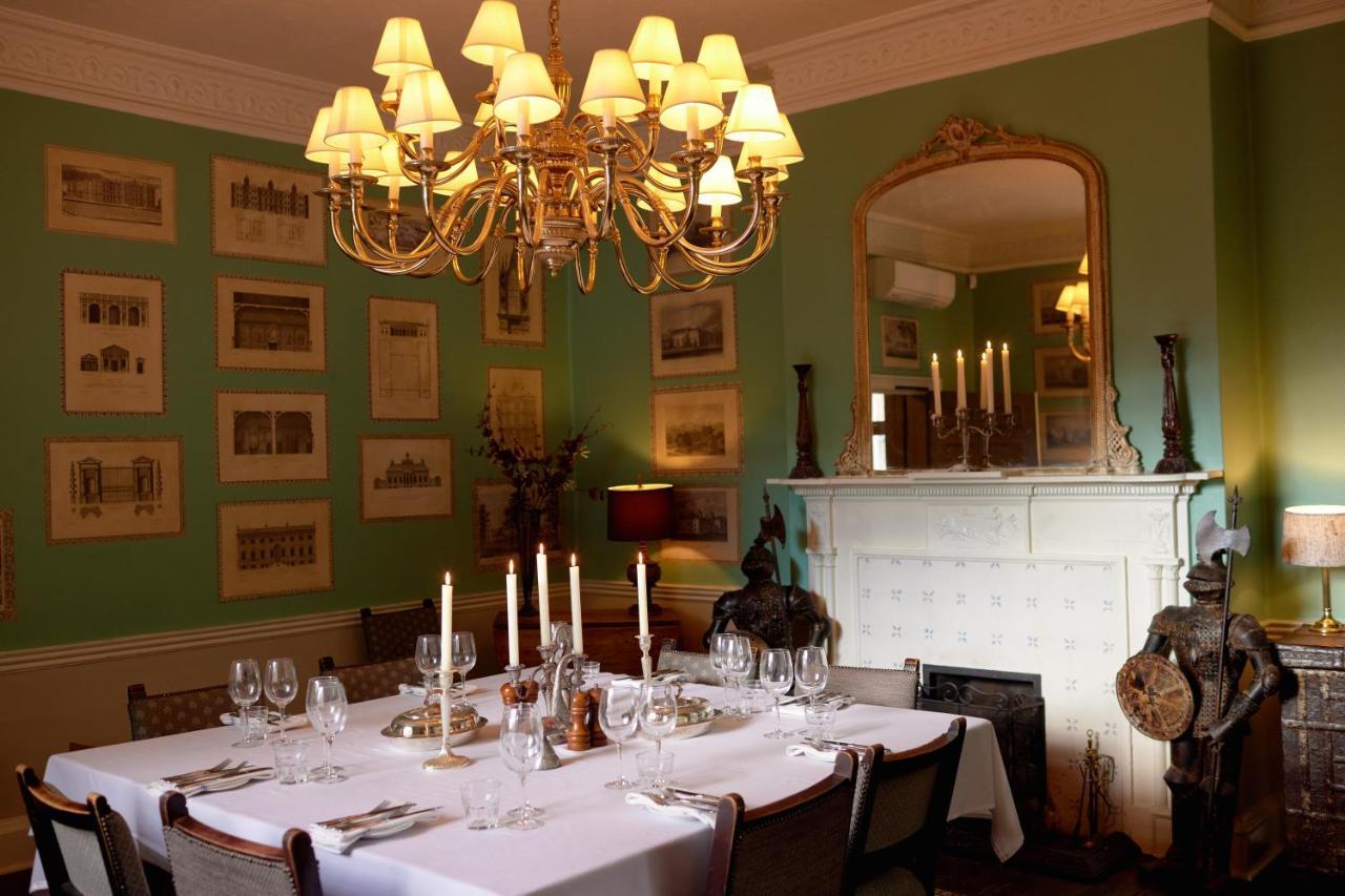 The Pembroke Arms 호텔 Wilton  외부 사진