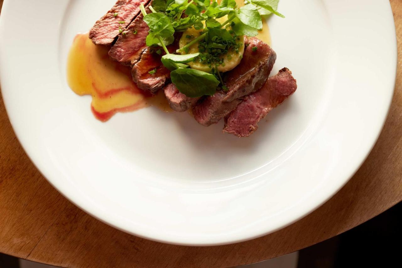 The Pembroke Arms 호텔 Wilton  외부 사진