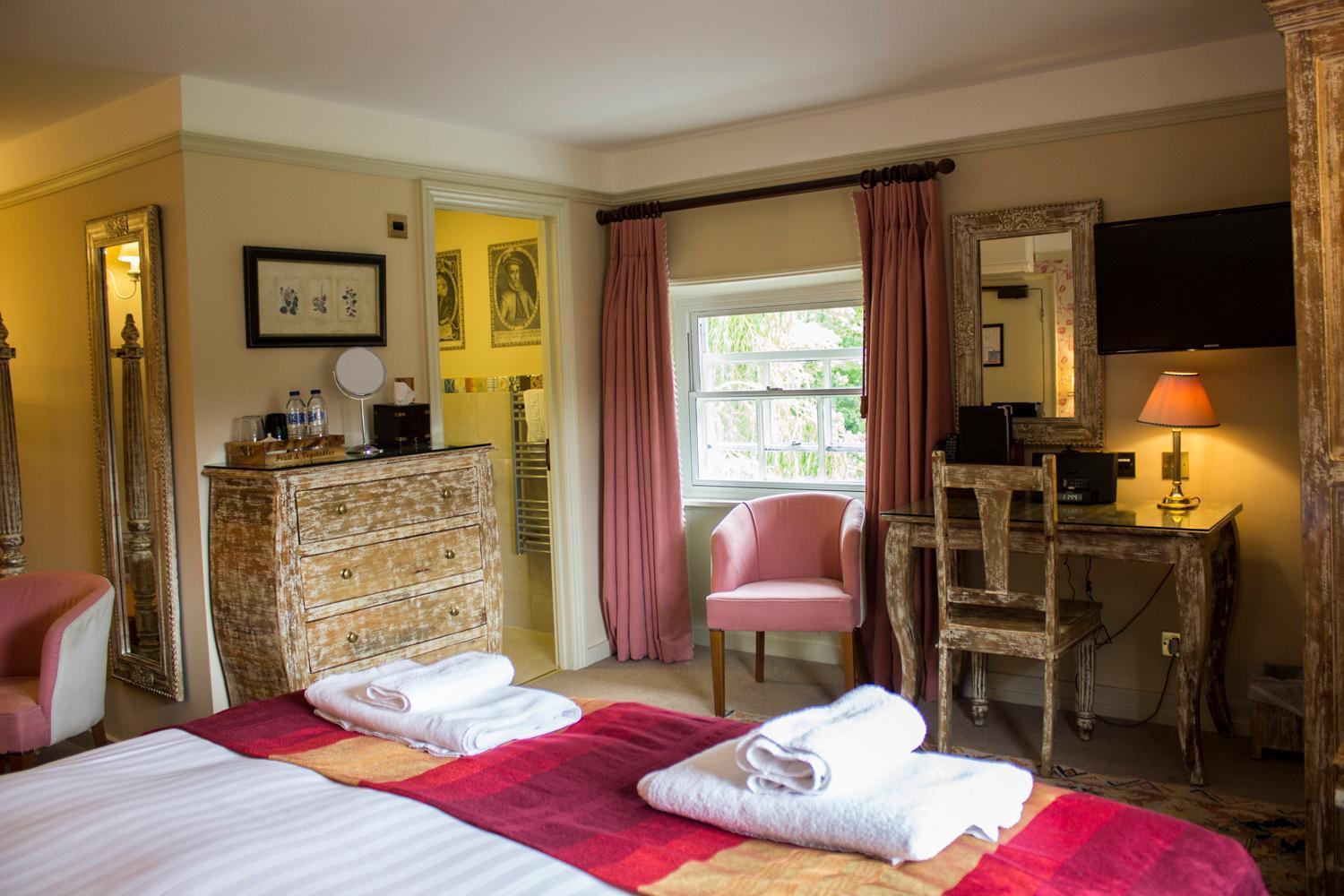 The Pembroke Arms 호텔 Wilton  객실 사진